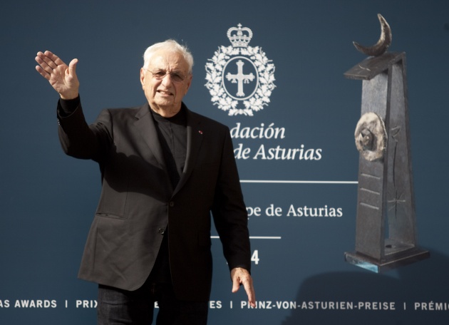 Llegada a Oviedo de Frank O. Gehry, Premio Prncipe de las Artes 2014