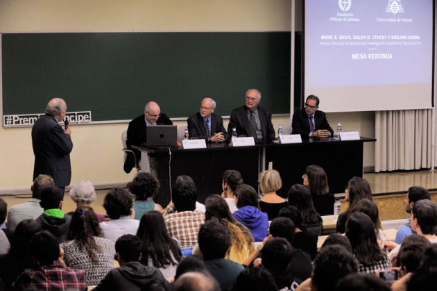 Avelino Corma, Mark E. Davis y Galen D. Stucky han explicado su trabajo en el desarrollo de los materiales microporosos y mesoporosos y sus aplicaciones